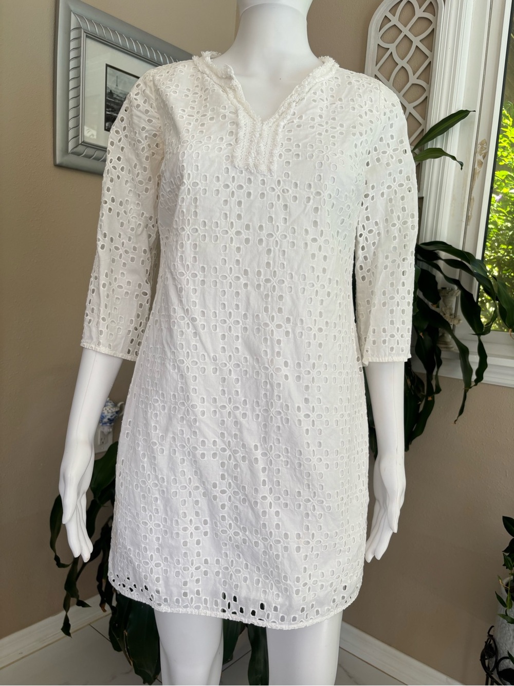 crown & ivy White Eyelet Tunic Swim Coverup